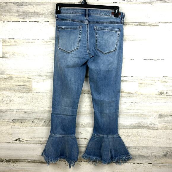 Blank NYC Women’s 27 Blue Fringed Tulip Hem Cropped Flared Denim Jeans - Picture 3 of 7